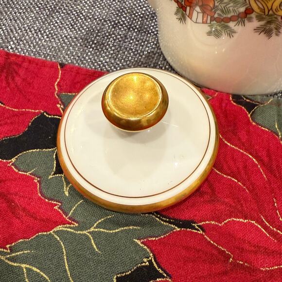 Fitz & Floyd St. Nicholas 1978 Christmas Pattern Covered Sugar & Creamer Set - Picture 3 of 7